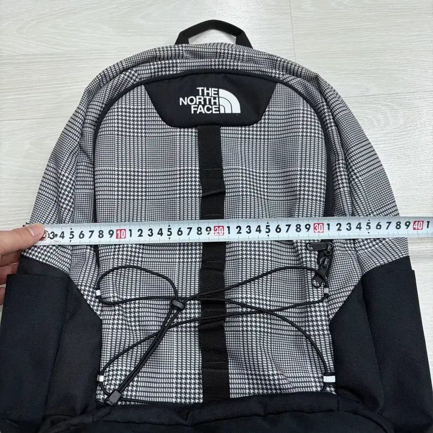[SOLD OUT] 노스페이스 화이트라벨 그레이 체크 백팩 가방