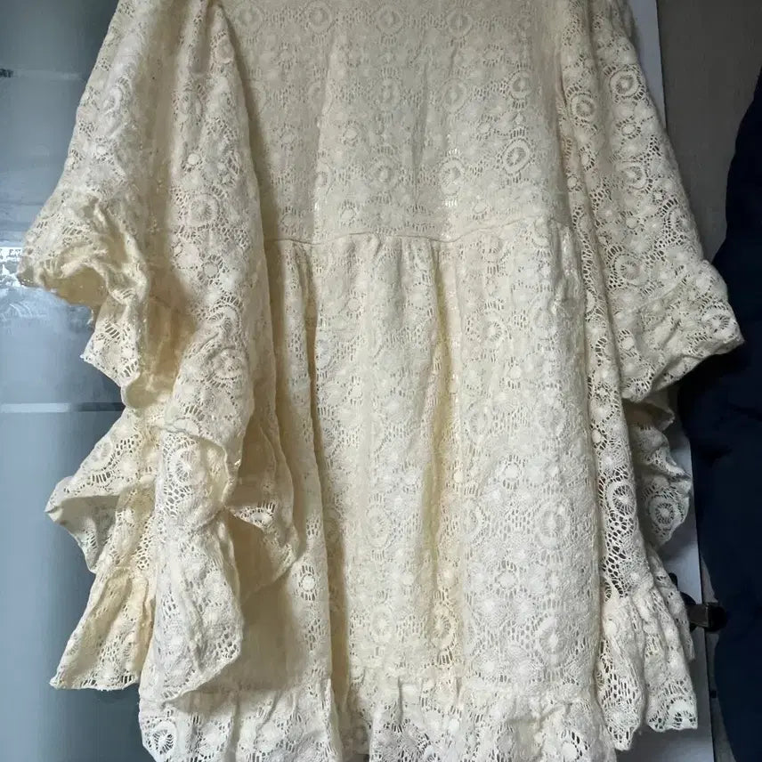 [BUNJANG] Ivory Lace Frill Blouse / 아이보리 레이스 프릴 블라우스