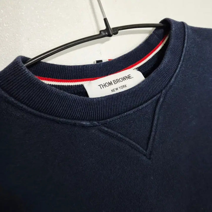 [BUNJANG] Thom Browne Navy Diagonal Stripe Sweatshirt / (정품) 톰브라운 네이비 사선 완장 맨투맨 1