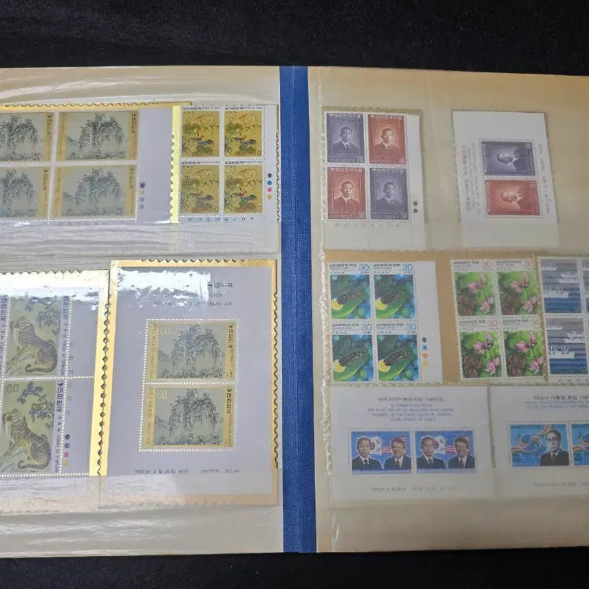 [BUNJANG] Vintage Commemorative Stamp Album / 레트로 빈티지 근대사 기념 우표 앨범
