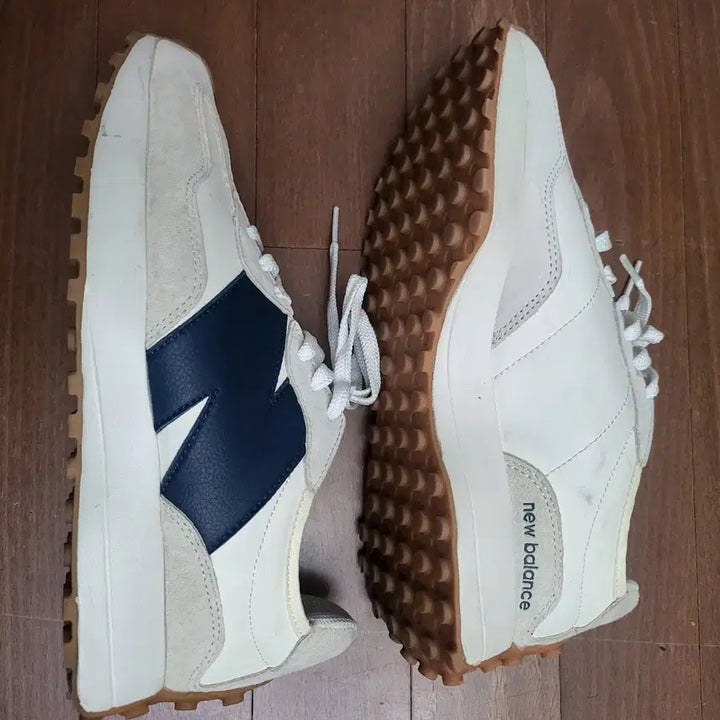 [SOLD OUT] 최상급  뉴발란스 327  250