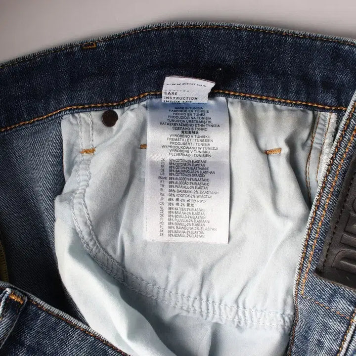 [BUNJANG] Diesel Slim Straight Denim Jeans / 디젤 중청 워싱 슬림 스트레이트 데님