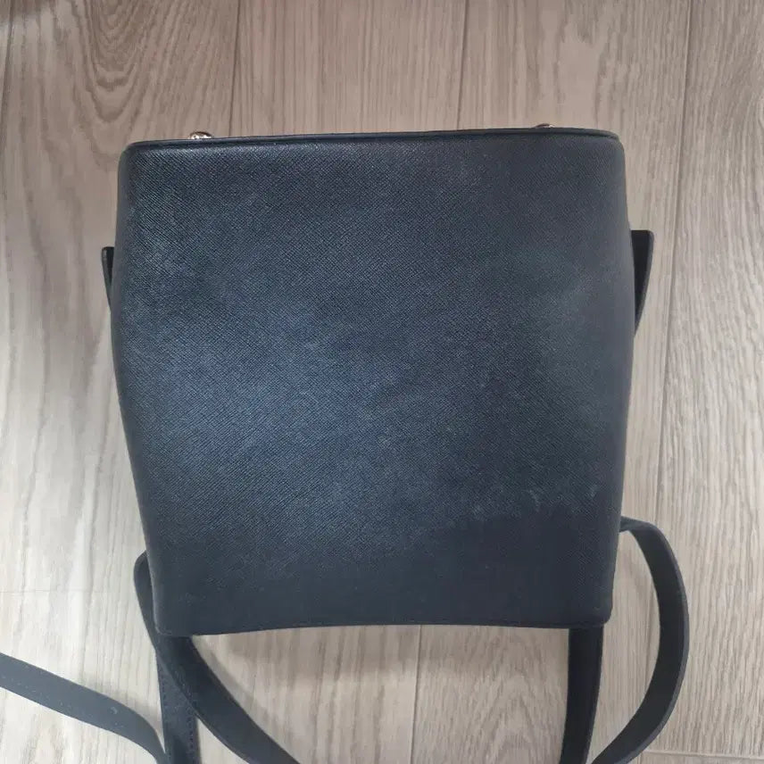 [BUNJANG] Metrocity Black Crossbody Bag / 메트로시티 블랙 크로스백