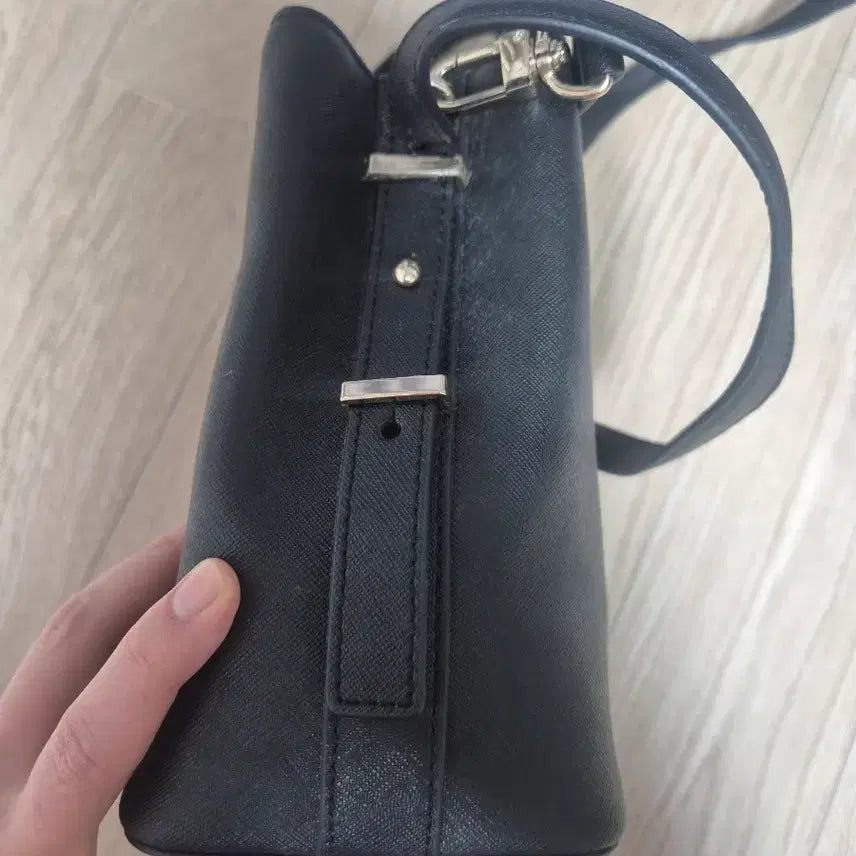 [BUNJANG] Metrocity Black Crossbody Bag / 메트로시티 블랙 크로스백