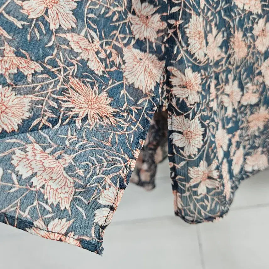 [BUNJANG] Floral Chiffon Tie-Front Blouse (Size 77) / 플라워 쉬폰 앞끈장식 블라우스77/보물찾기천사