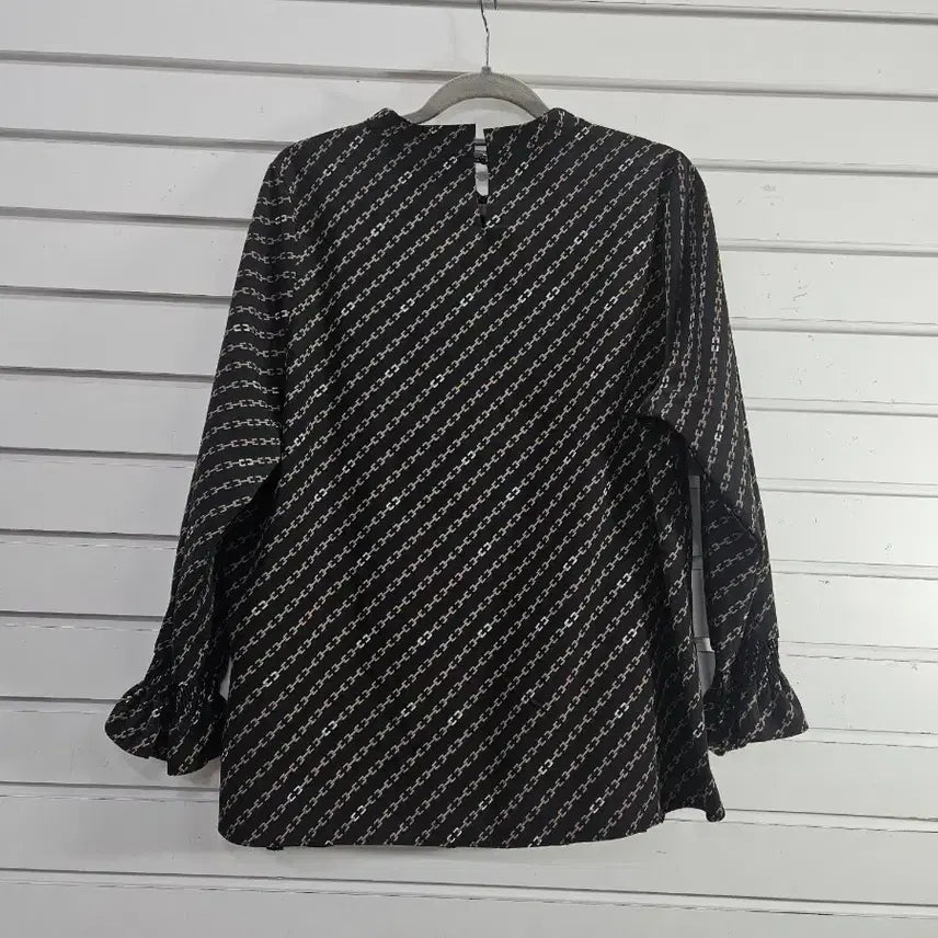 [BUNJANG] Patterned Ruffle Hem Blouse / 패턴무늬 밑단 프릴밴딩 블라우스 77/보물찾기천사