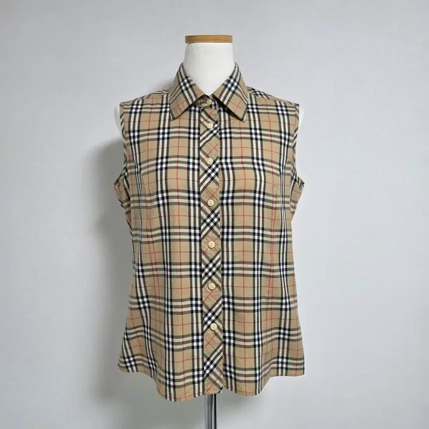 [SOLD OUT] 버버리 노바체크 슬리브리스 셔츠
