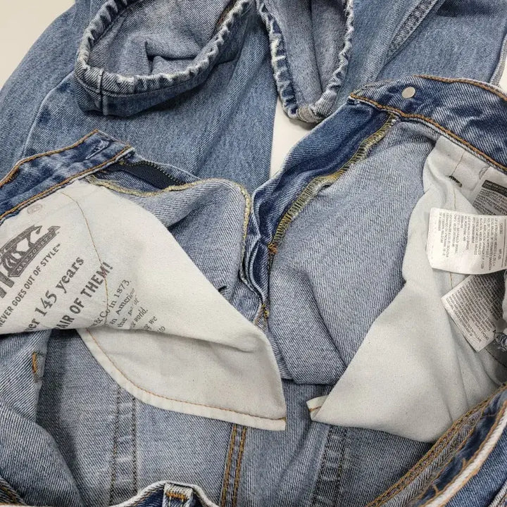 [SOLD OUT] LEVI&