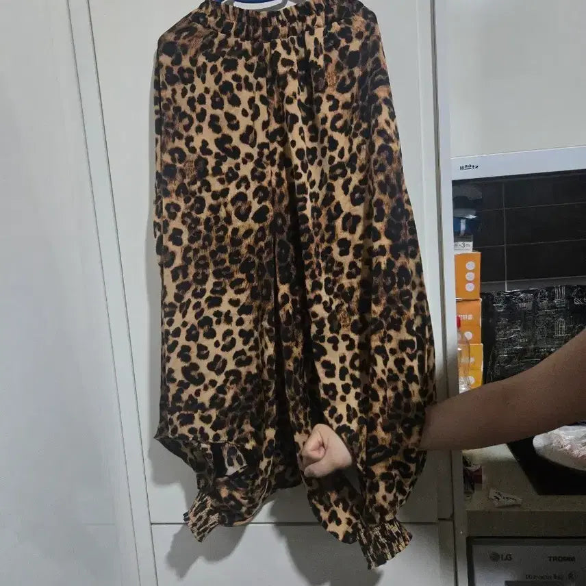 [BUNJANG] Aladdin Leopard Print Pants / 새상품 알라딘  스타일 레오파드 패턴 바지
