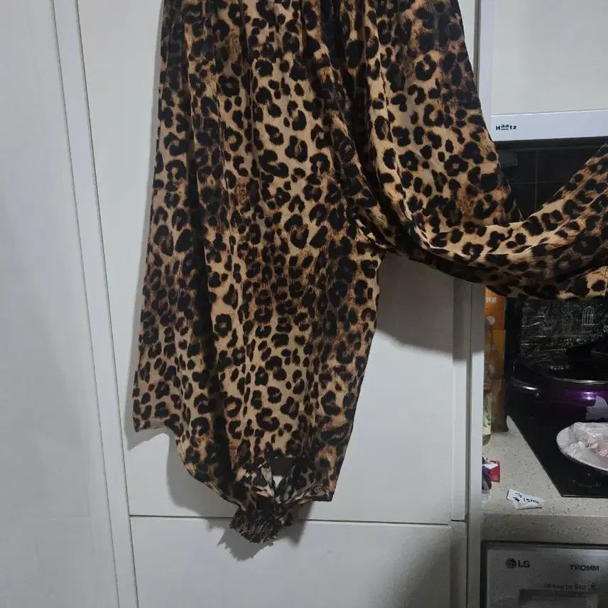 [BUNJANG] Aladdin Leopard Print Pants / 새상품 알라딘  스타일 레오파드 패턴 바지