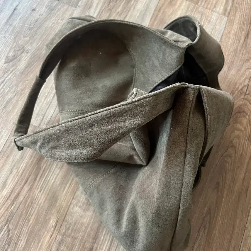 [BUNJANG] Minav Margaret Suede Shoulder Bag / 미나브 스웨이드 숄더백 브라운