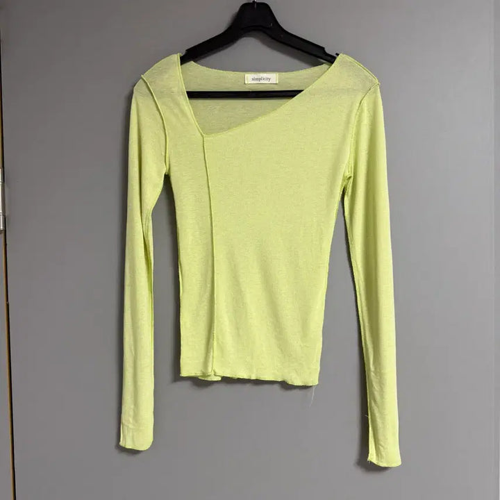 [SOLD OUT] 사선 데끼 티셔츠 연두