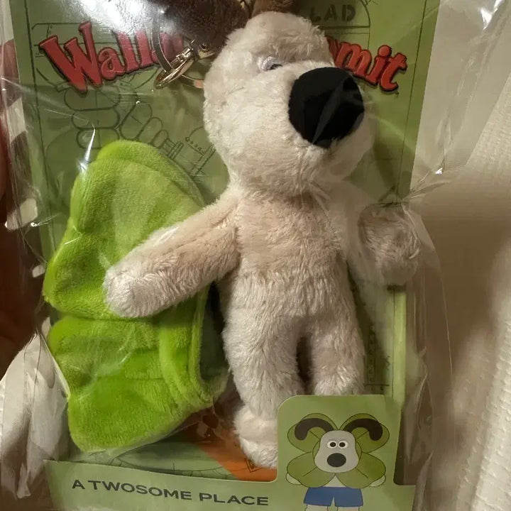 [BUNJANG] Twosome x Wallace &amp; Gromit Four-Leaf Clover Keyring / 투썸x월레스와그로밋 키링 네잎클로버