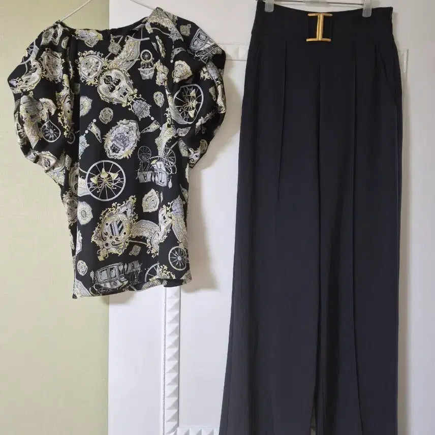 [BUNJANG] Black Pattern Blouse &amp; Wide Pants Set / 블랙 패턴 블라우스 + 와이드 팬츠 세트