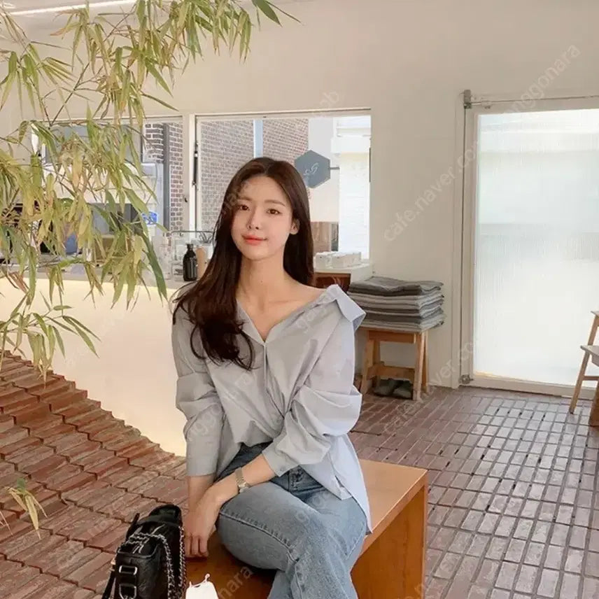 [SOLD OUT] 렌느 세미여리 오프카라셔츠  프리사이즈  정가 39,800원 (할인도안하