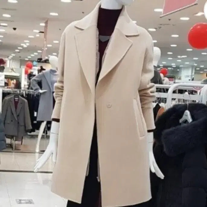 [SOLD OUT] [사놓고보관만한 새제품무방]정가 30만원대 백화점코트 씨씨콜렉트 정품 루