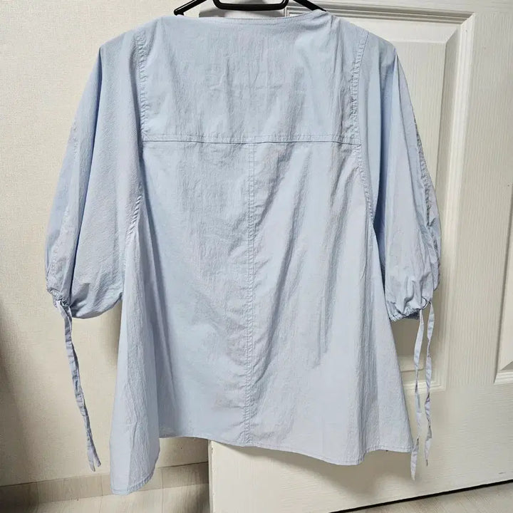 [SOLD OUT] LIST 하늘색 퍼프 블라우스 (66)
