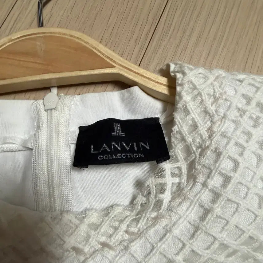 [BUNJANG] 한섬 랑방컬렉션LANVIN 튤 레이어드티셔츠 시스루블라우스메쉬매쉬망사반팔 / 한섬 랑방컬렉션LANVIN 튤 레이어드티셔츠 시스루블라우스메쉬매쉬망사반팔