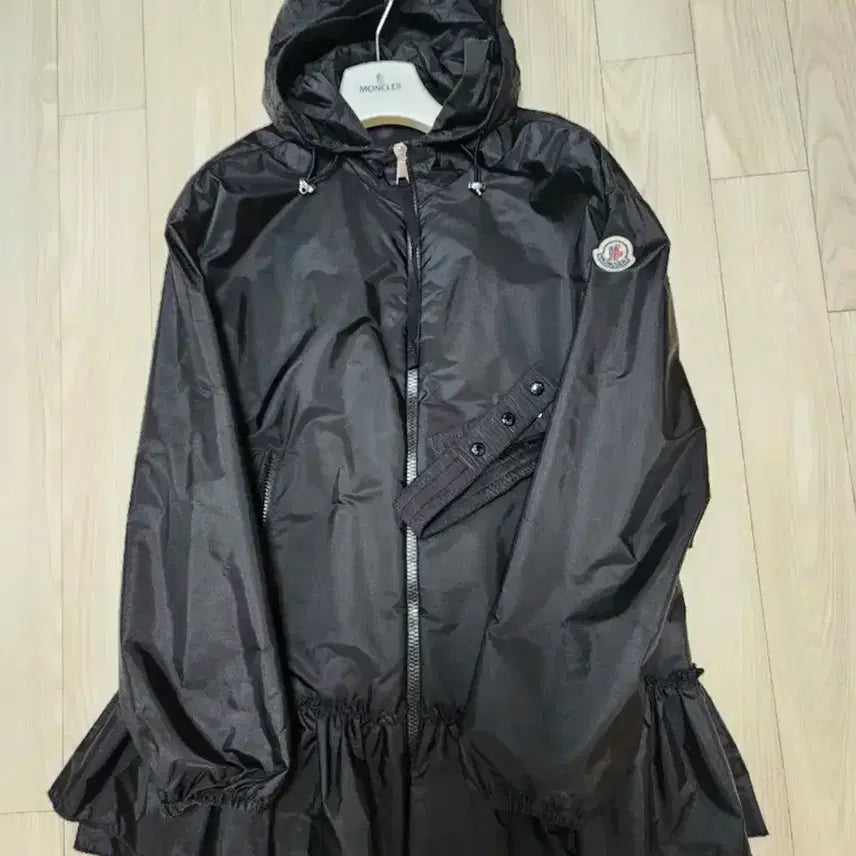 [SOLD OUT] 몽클레어 사르셀 바람막이