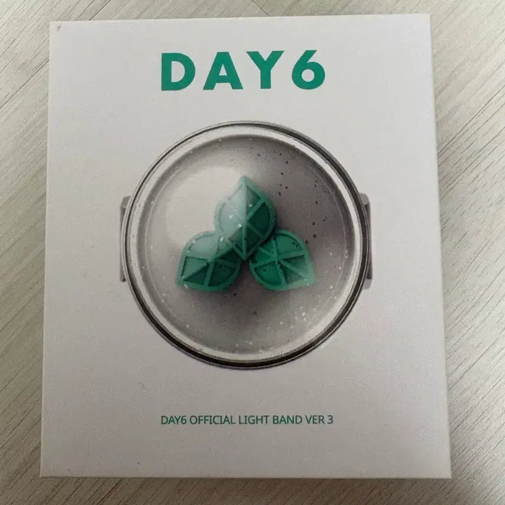 [SOLD OUT] 데이식스 day6 마데워치 3 응원봉 판매합니다
