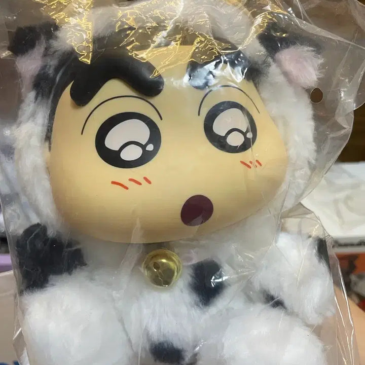 [BUNJANG] Crayon Shin-chan Cow Costume Plush Doll / 짱구 젖소 코스튬 인형