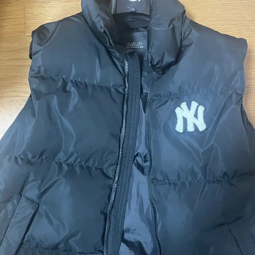 [SOLD OUT] MLB 뉴욕양키스 블랙 패딩 점퍼