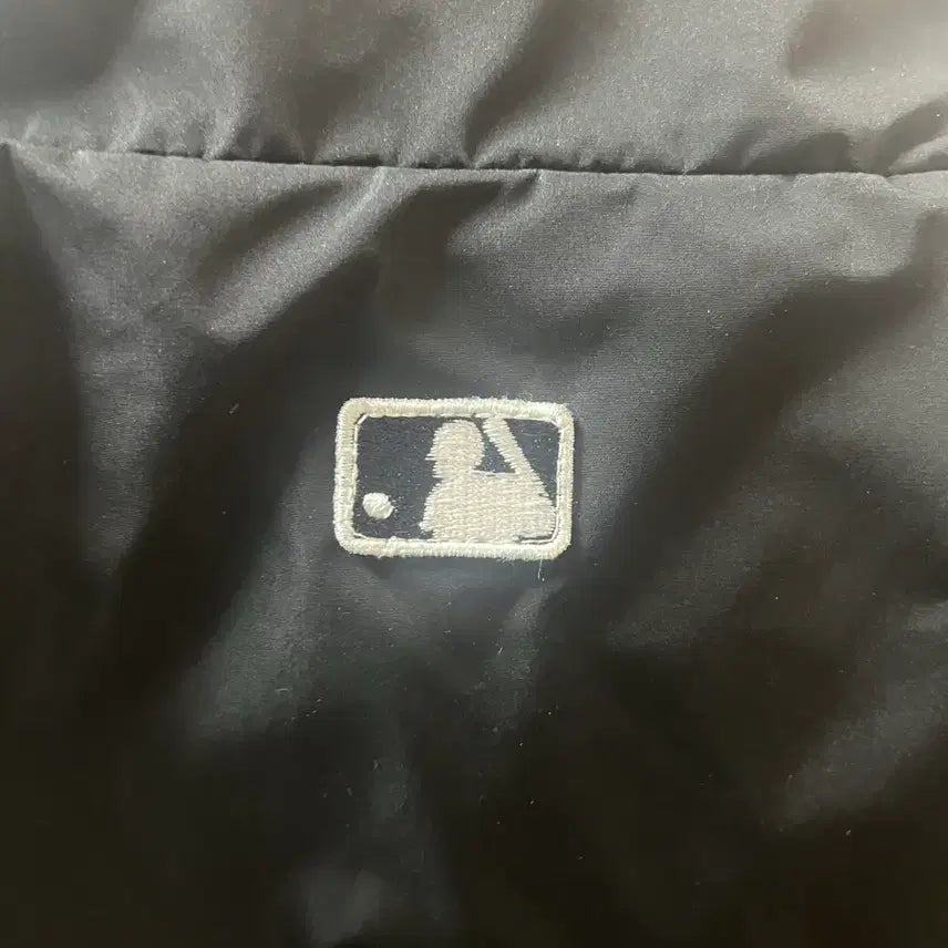 [SOLD OUT] MLB 뉴욕양키스 블랙 패딩 점퍼