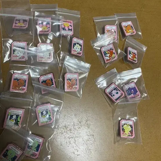 [BUNJANG] Pokemon &amp; Dinosaur Figure Bundle / 포켓몬 피규어 뱃지 공룡 피규어