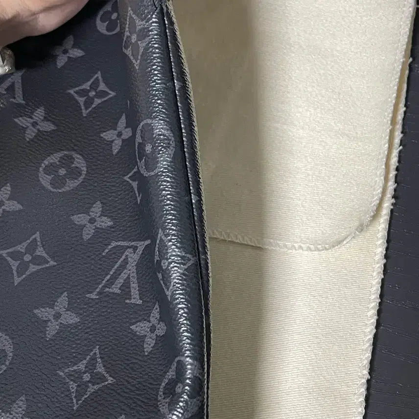 [BUNJANG] Louis Vuitton Monogram Eclipse Apollo GM Clutch / 루이비통 모노그램 이클립스 아폴로 gm