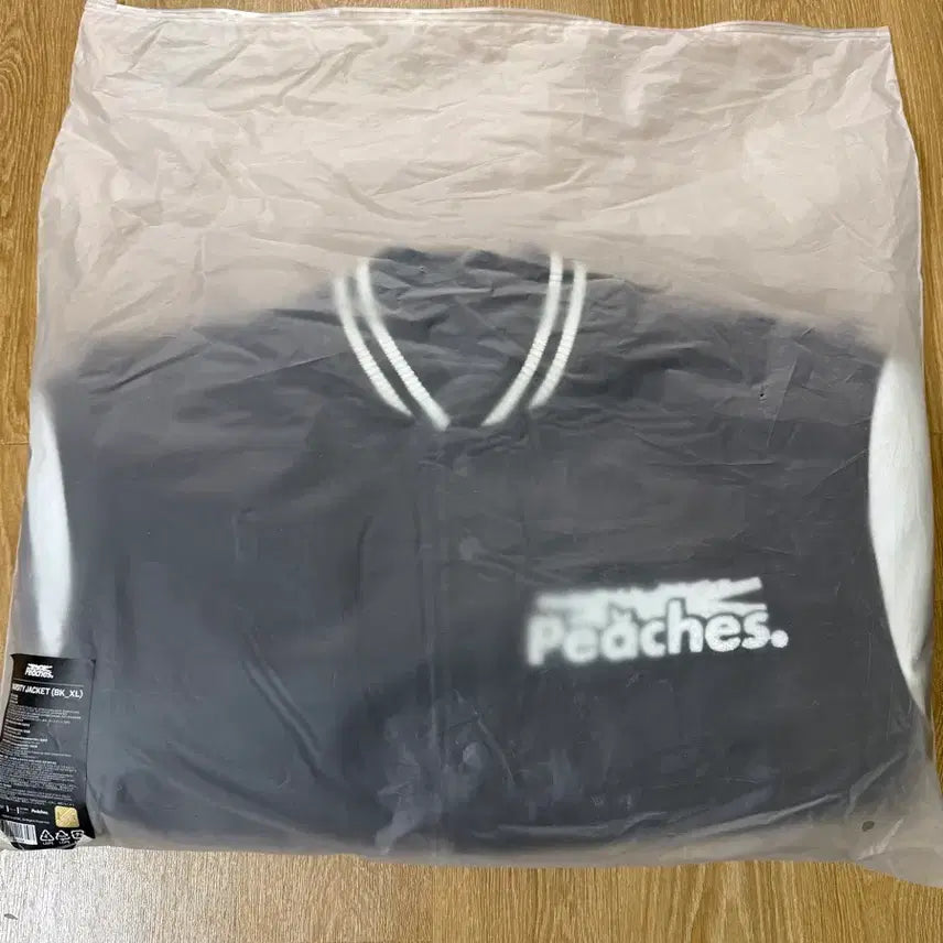 [BUNJANG] Le Sserafim Peaches Stadium Jacket XL / 르세라핌 피치스 스타디움 자켓 XL