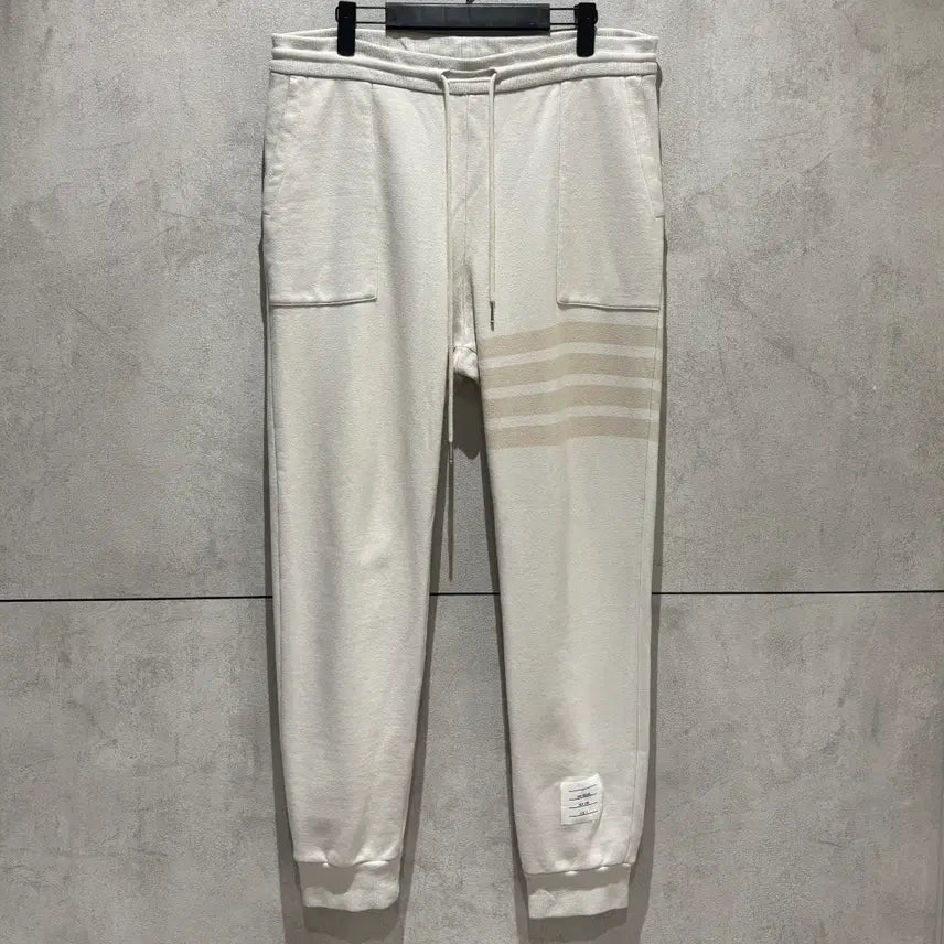[BUNJANG] Thom Browne Diagonal Stripe Jogger Pants / [정품/3] 톰브라운 사선 조거팬츠