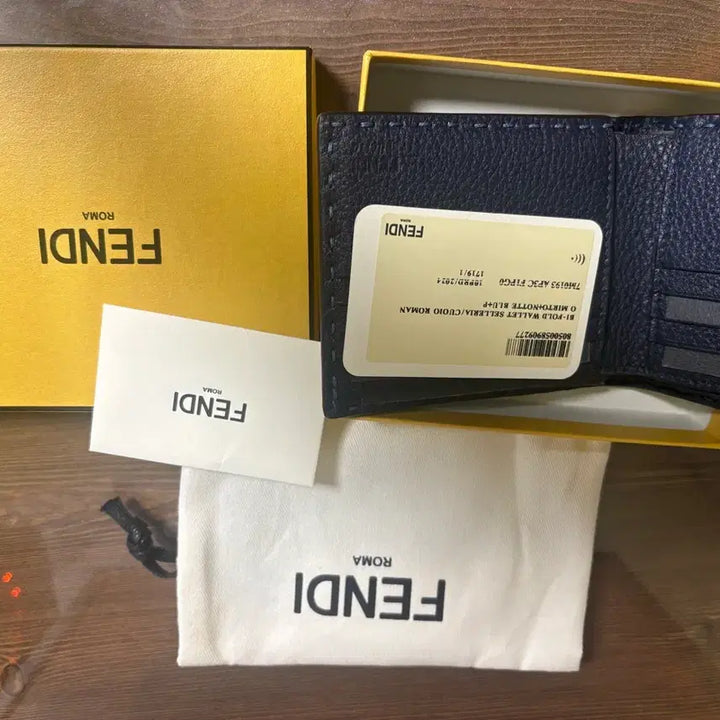 [BUNJANG] Fendi Selleria Bifold Wallet / 펜디 셀러리아 반지갑
