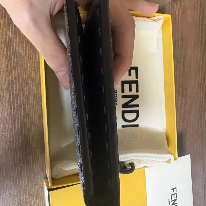 [BUNJANG] Fendi Selleria Bifold Wallet / 펜디 셀러리아 반지갑
