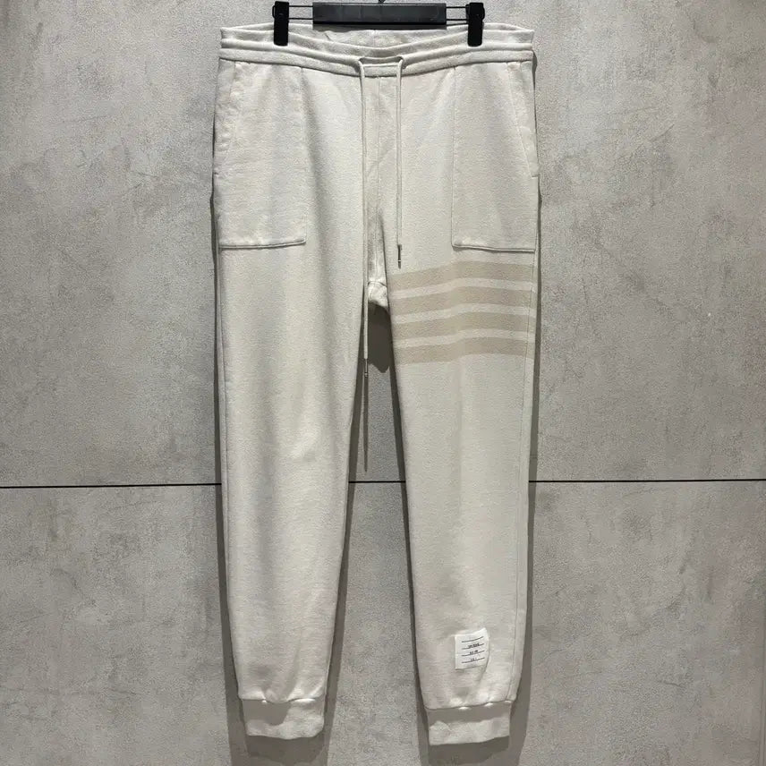 [BUNJANG] Thom Browne Diagonal Jogger Pants / [ 3사이즈 ] 톰브라운 사선 조거팬츠