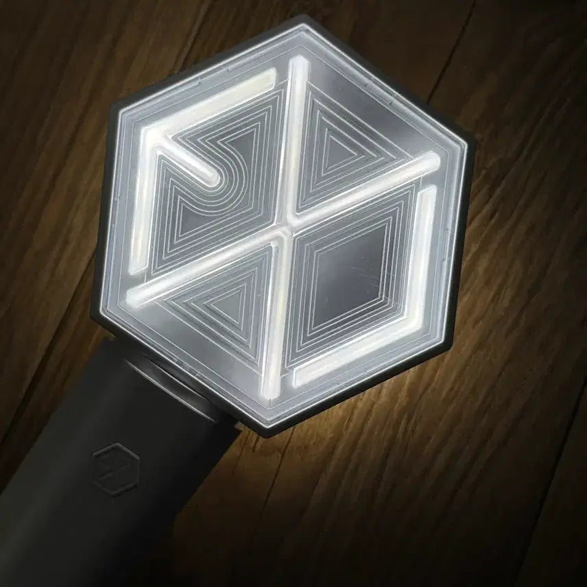 [SOLD OUT] 엑소 응원봉 판매(포카x, 건전지 포함)