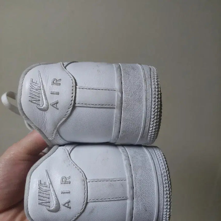[SOLD OUT] 나이키 에어포스 슈프림 화이트 275