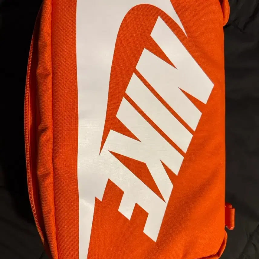 [SOLD OUT] (새상품) 나이키 슈박스 백 12L 오렌지 화이트 팝니다.