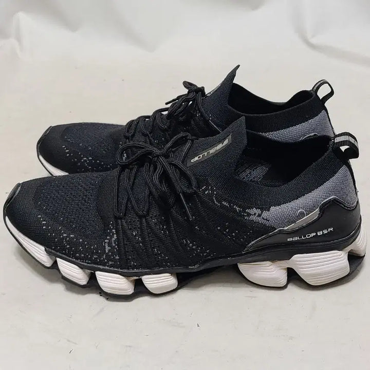 [SOLD OUT] 1) 275 밸롭 BSR 런닝화 A급