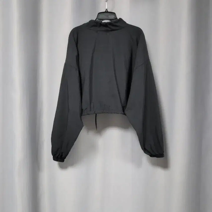 [SOLD OUT] 오버핏 크롭 바람막이