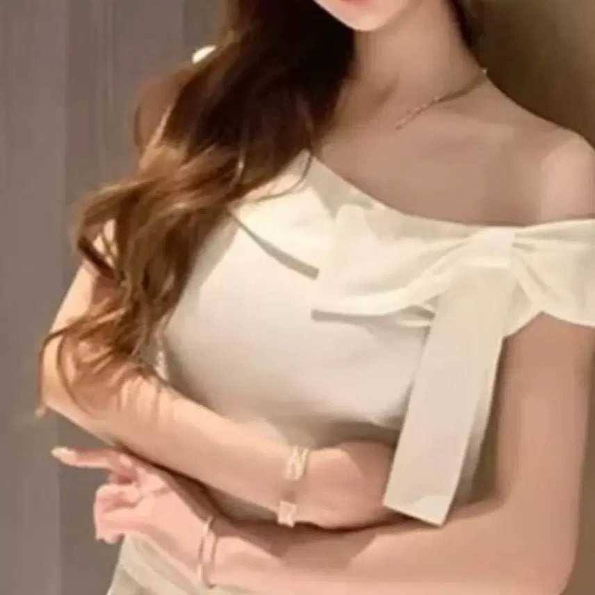 [SOLD OUT] 리본 오프숄더 블라우스 화이트