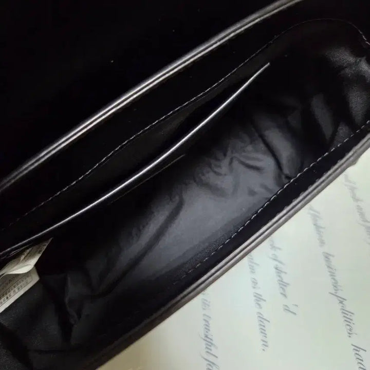 [BUNJANG] Studio Tomboy Crossbody Bag / 스튜디오톰보이 크로스백