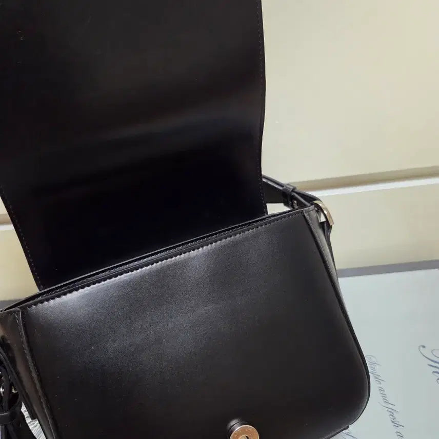 [BUNJANG] Studio Tomboy Crossbody Bag / 스튜디오톰보이 크로스백