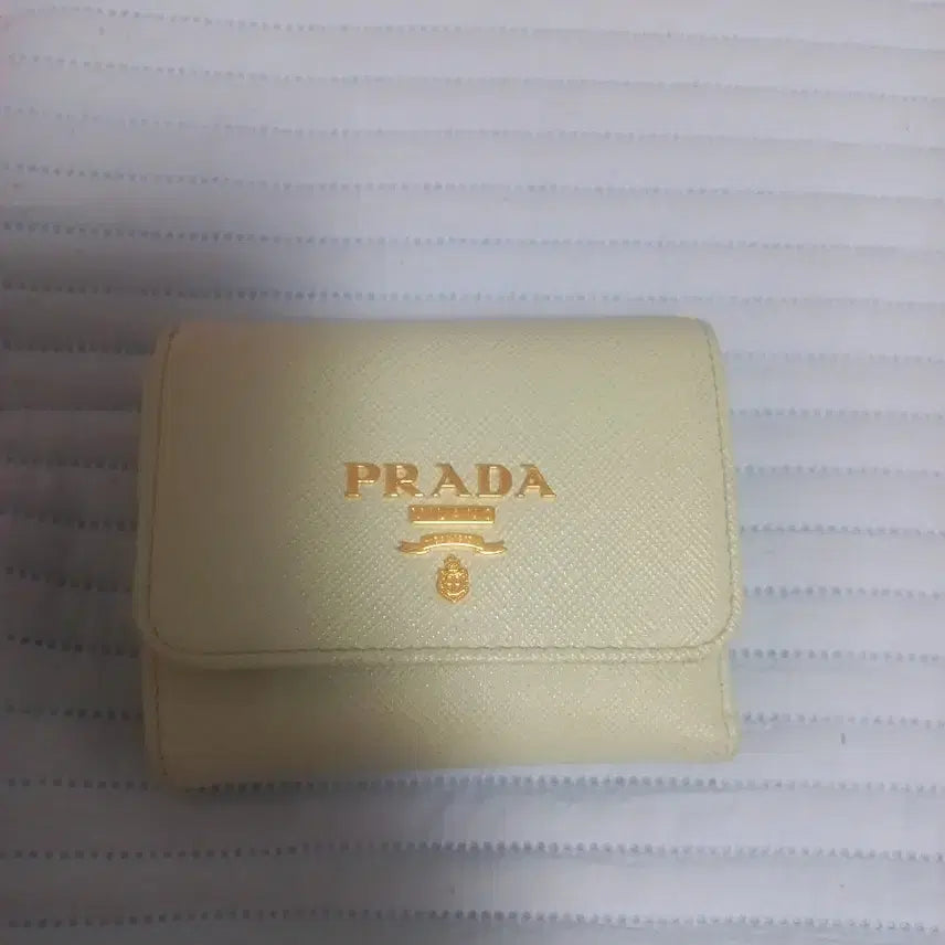 [SOLD OUT] 프라다 파스텔그린지갑