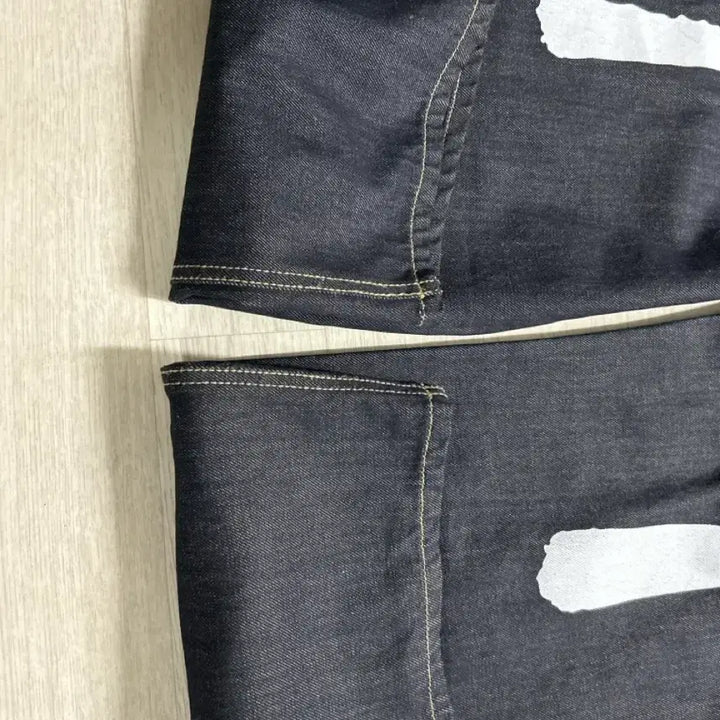 [SOLD OUT] 오도어 데님 팬츠2