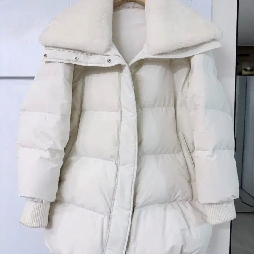 [BUNJANG] White Sherpa Collar Padded Jumper / 화이트 양털 카라 패딩 점퍼