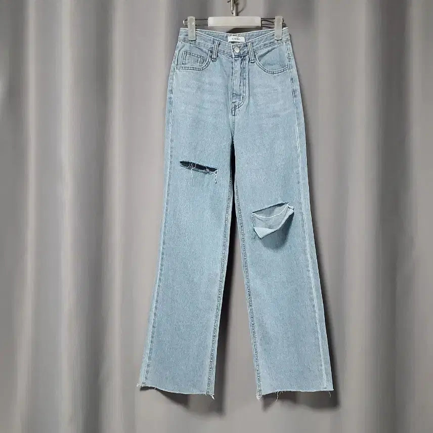 [SOLD OUT] 찢청 와이드 데님