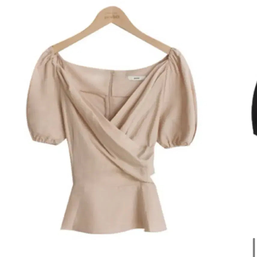 [BUNJANG] Pebit Apricot Ballet Puff Wrap Blouse / 퍼빗 하객룩 애프리콧발렛 퍼프 랩 블라우스(단종)