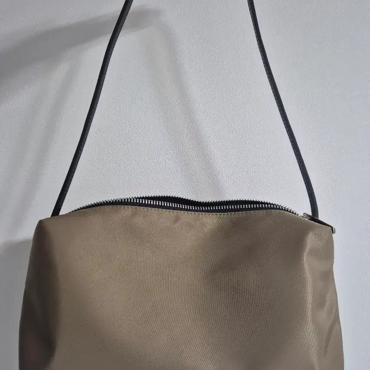 [BUNJANG] Nylon Shoulder Bag / 나일론 숄더백 팝니다