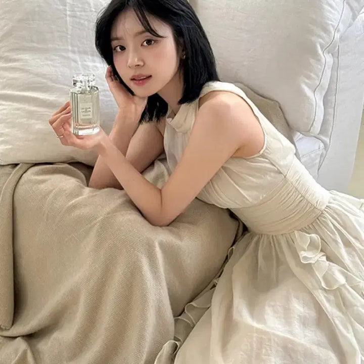 [SOLD OUT] 신스덴 타임리스 홀터넥 원피스 셀프웨딩스냅브라이덜샤워휴양지여름미디원피스