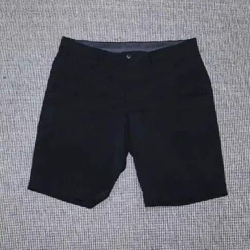 [BUNJANG] Uniqlo Black Shorts / 유니클로 블랙 반바지